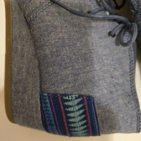 TOMS Speckled Denim Wedge Booties Tribal Design On Back Heels Laceup Shoes Sz 6 - Picture 10 of 17